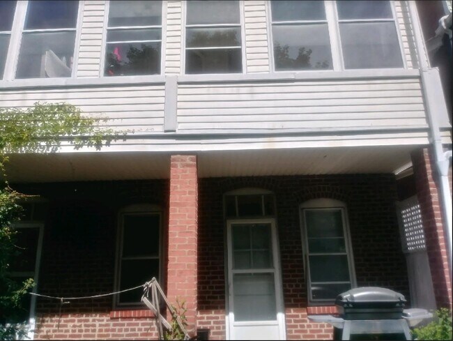 Foto del edificio - 521 W Race St