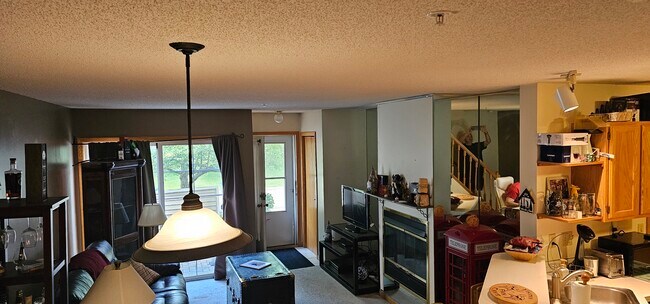 Foto del edificio - 2225 Ranchview Ln N