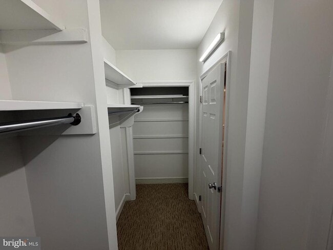 Building Photo - 123 N Washington St