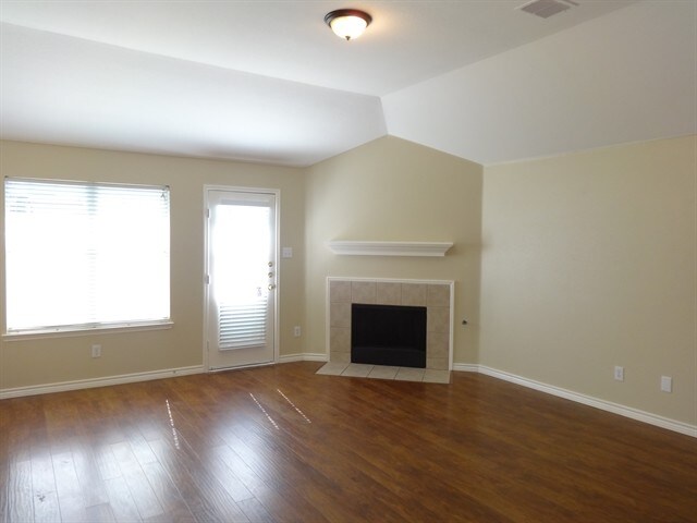 Foto del edificio - 4848 Carrotwood Dr