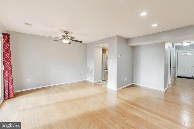 Building Photo - 5769 Yellowrose Ct