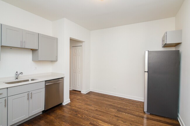 Foto del edificio - 6571 N Lakewood Ave