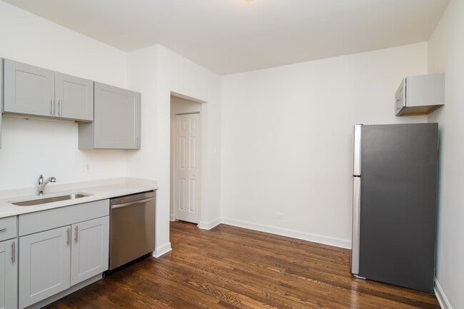 Foto del edificio - 6589 N Lakewood Ave