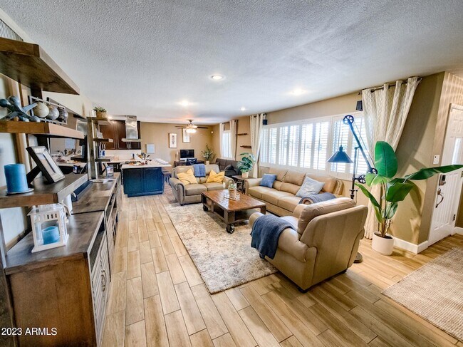 Foto del edificio - 2301 N 81st Pl