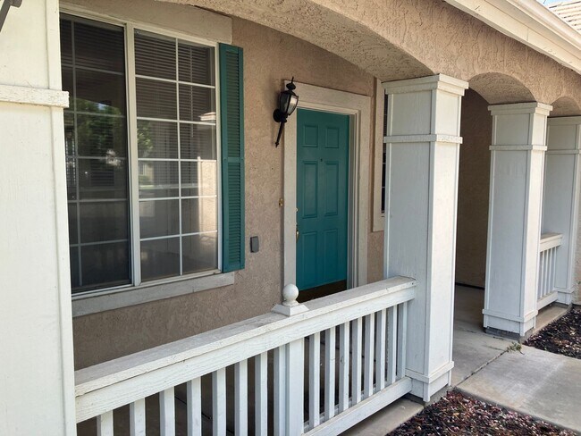 Building Photo - 3 Bedroom 2 bathroom Home for Rent