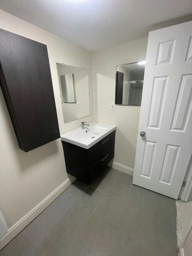Foto del edificio - 2820 Somerset Dr