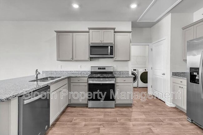 Building Photo - 602 Solar Ct