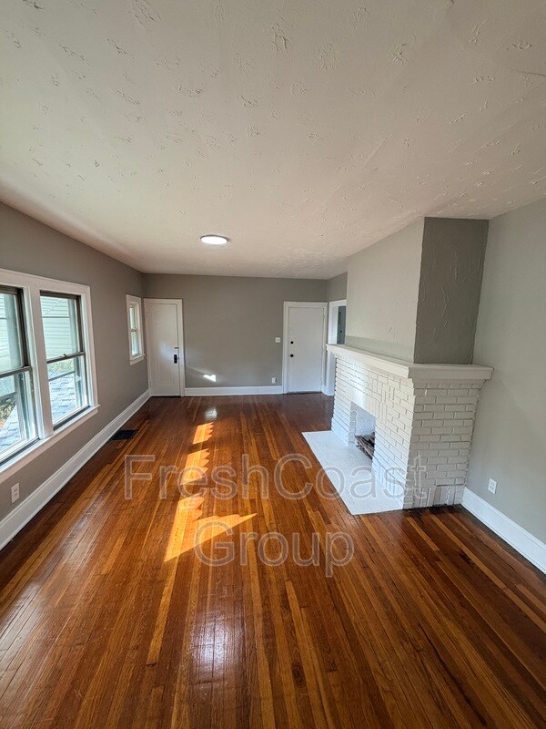 Building Photo - 3359 Sutton Rd