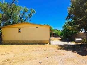 Building Photo - 603 Lobo Loop