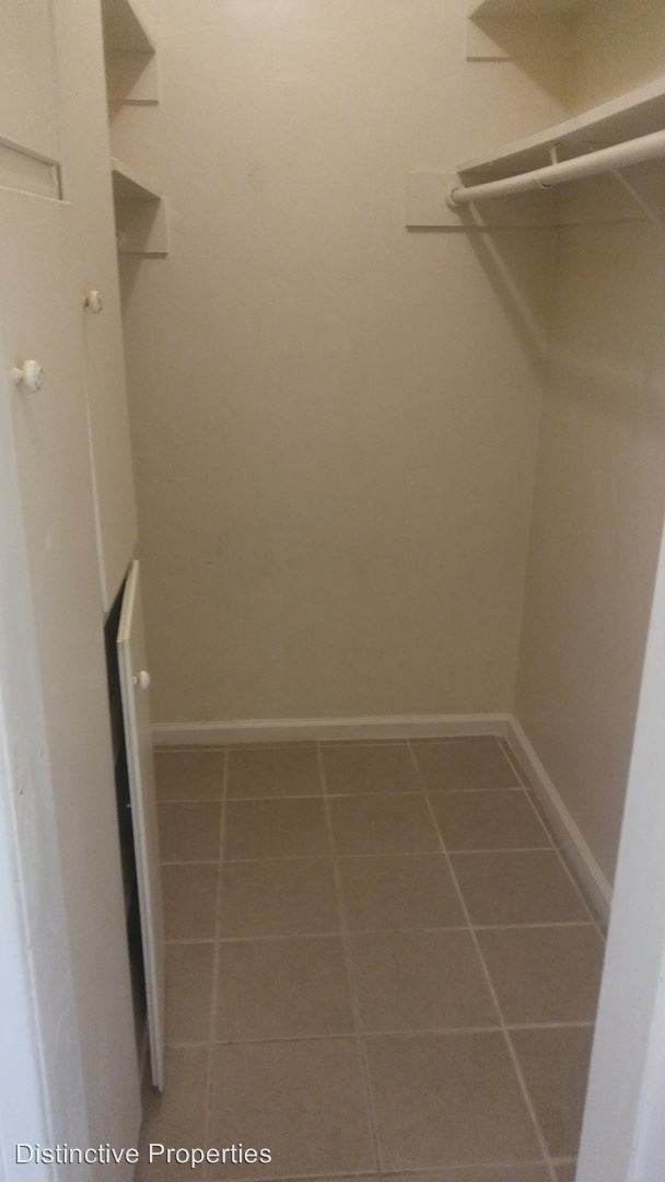 Building Photo - Studio, 1 bath Apartment - 316 S. CHESTER