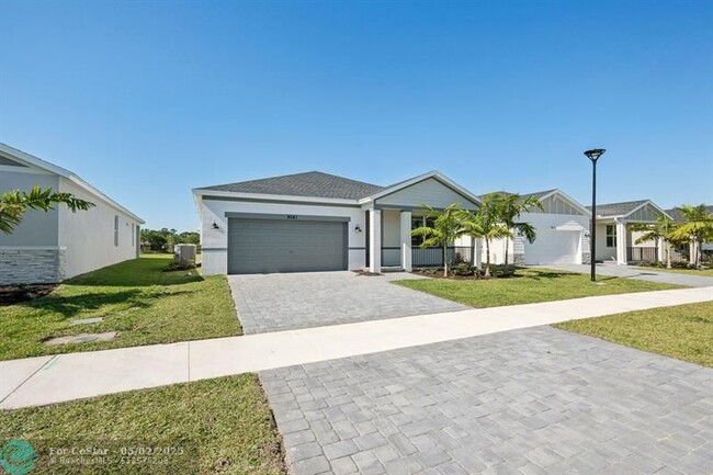 Building Photo - 9041 Dahlia Cir