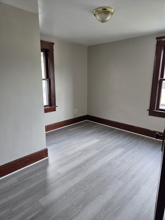 Building Photo - 1041 Clark St