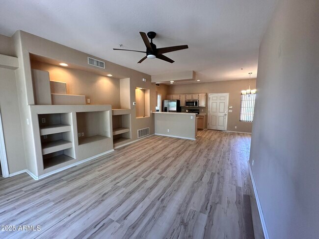 Foto del edificio - 9253 N Firebrick Dr