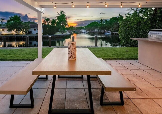 Foto del edificio - 524 Oleander Dr