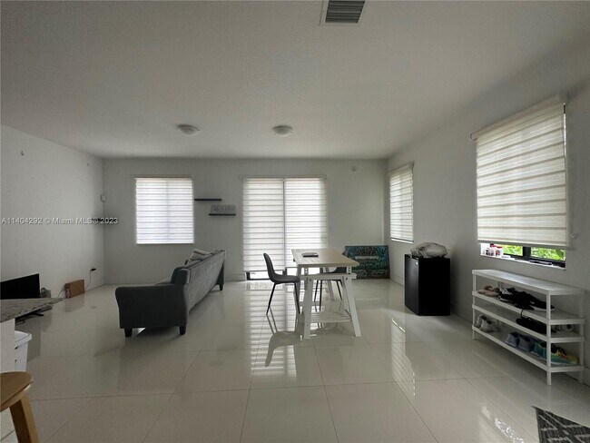Foto del edificio - 474 SW 91st Ct