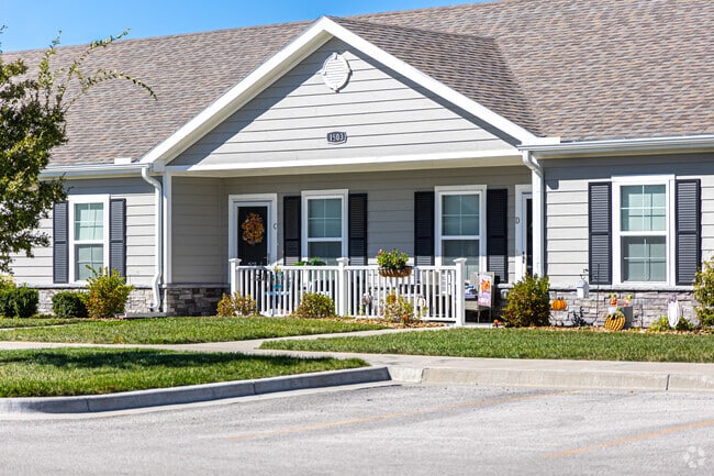 Building Photo - Traditions Villas (55+)