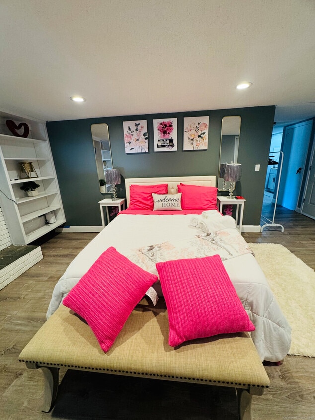 Foto del edificio - 235 Country Ln