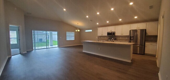 Foto del edificio - 4-Bedroom, 2-Bathroom in Villamar Winter Haven