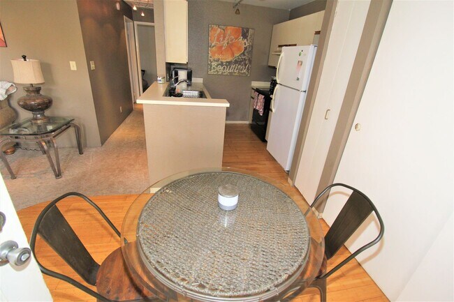 Building Photo - KIHEI VILLAGE UPPER LEVEL 2 BED / 1.5 BATH UNFURNISHED CONDO W/2 PARKING SPACES