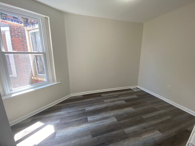 Building Photo - Spacious 3BD/1BA West Philly (PHA)