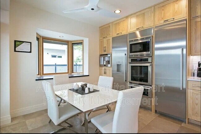 Building Photo - 358 Strongs Ct