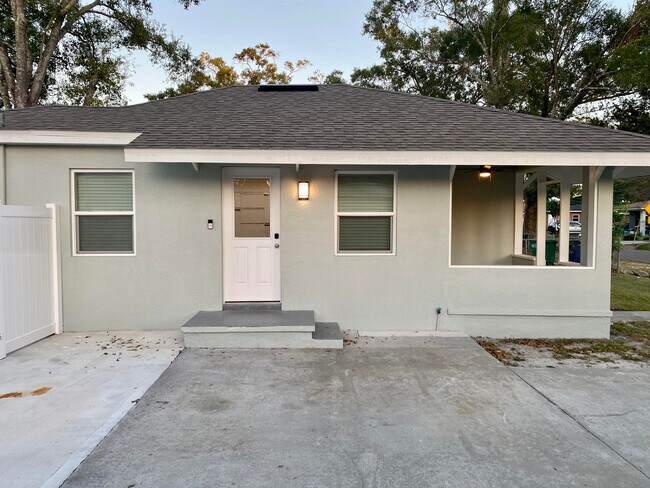 Building Photo - 1313 W Patterson St