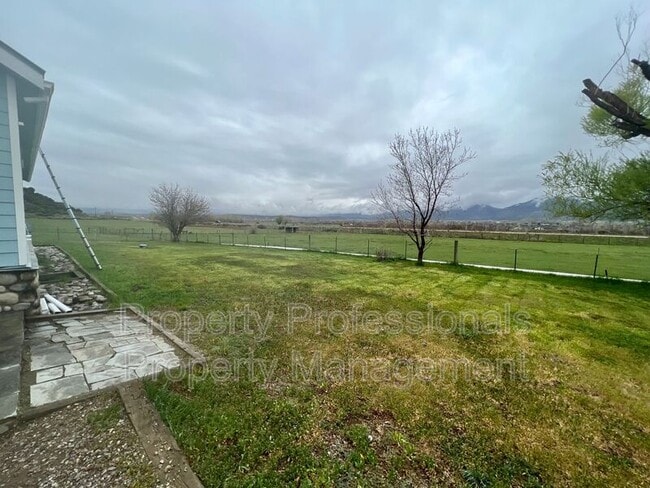 Building Photo - 4685 Co Rd 346