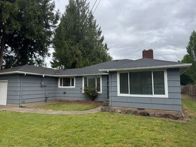 Building Photo - Completely remodeled, beautifully updated, available now, 3 bedroom, 1.5 bath home in desirable n...