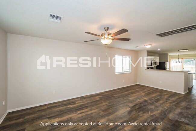 Foto del edificio - HOME FOR RENT!!!