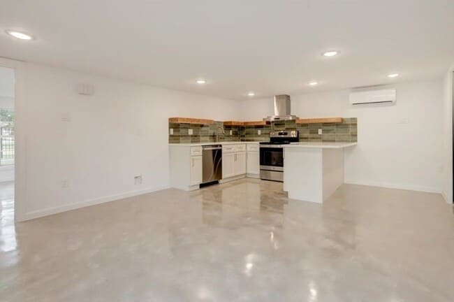 Building Photo - 808 Oakhurst St