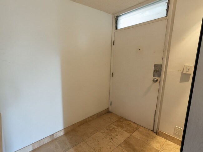 Foto del edificio - Furnished or Unfurnished Studio with Utilities included at Pacific Islander Waikiki