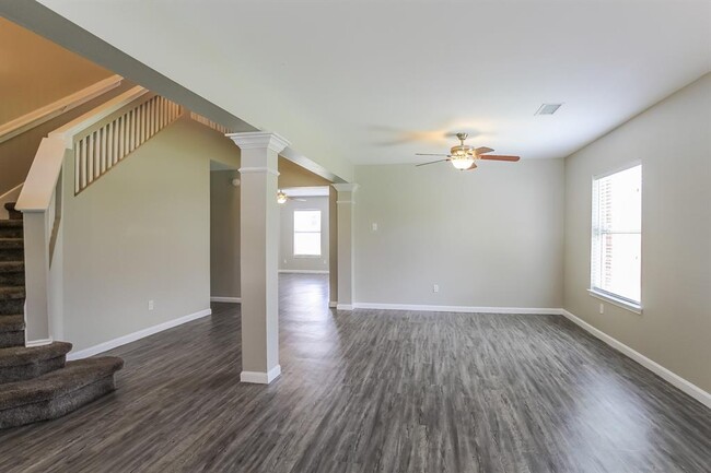 Building Photo - 2214 Laurel Branch Way