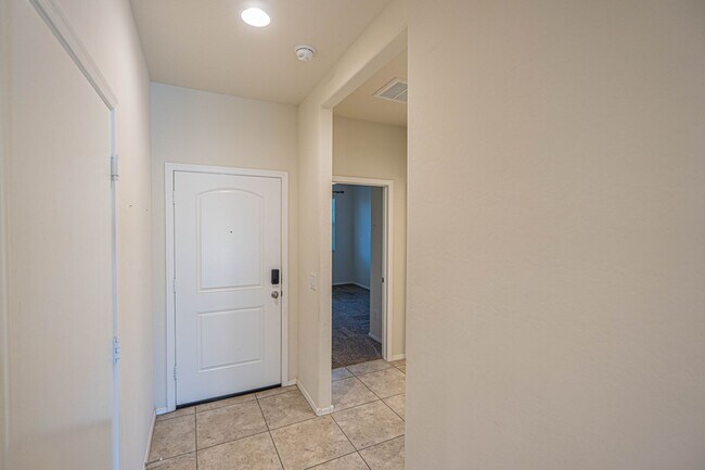 Foto del edificio - A Perfect Place to Call Home — Inside and ...
