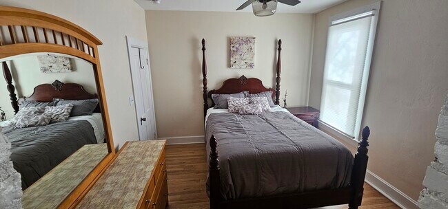 Foto del edificio - 563 E 4th Ave # B