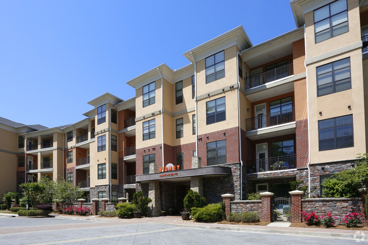 1295 E Rock Springs Rd, Atlanta, GA 30306