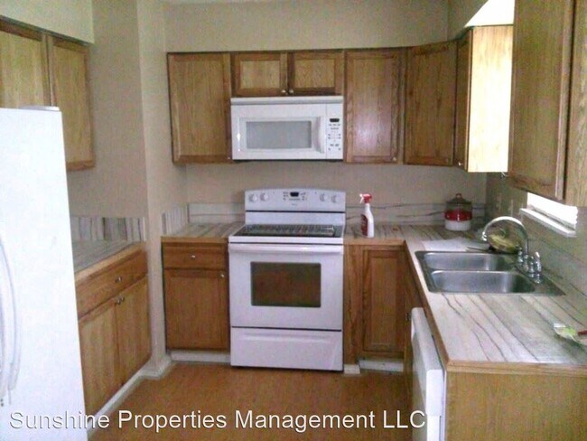 Building Photo - 3 br, 1.5 bath House - 11938 smalley ave
