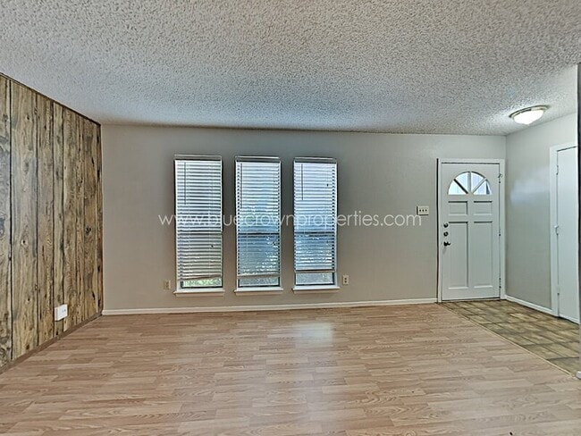 Foto del edificio - 4202 Glenlawn Ct