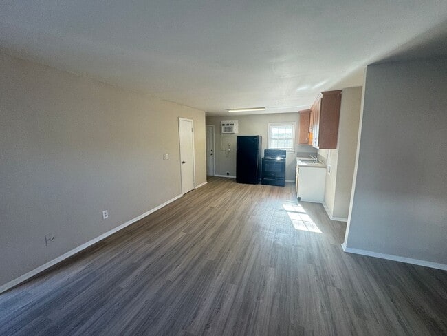 Foto del edificio - 1st-Floor 2 Bedroom Apartment – Briarcliff...