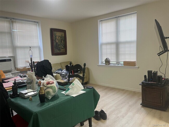 Building Photo - 208-10-208-139 39th Ave