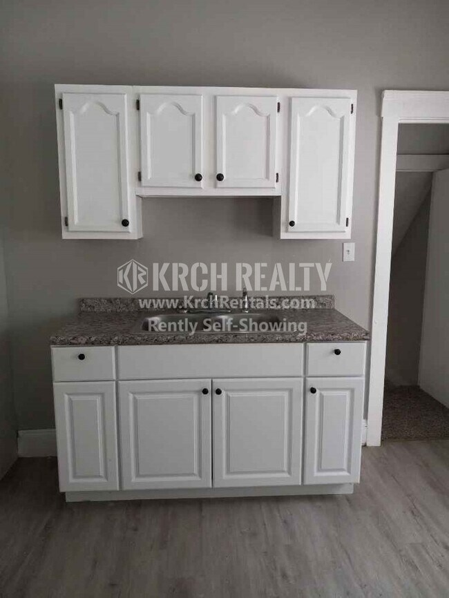 Building Photo - Beautifully upgraded 3 bedroom, 1 bathroom...