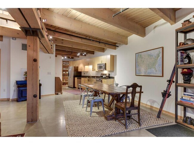 Foto del edificio - 404 N Washington Ave