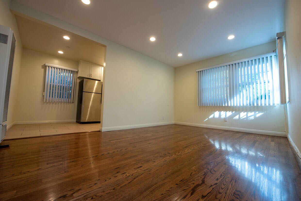 Living Room - 8746 Reading Ave