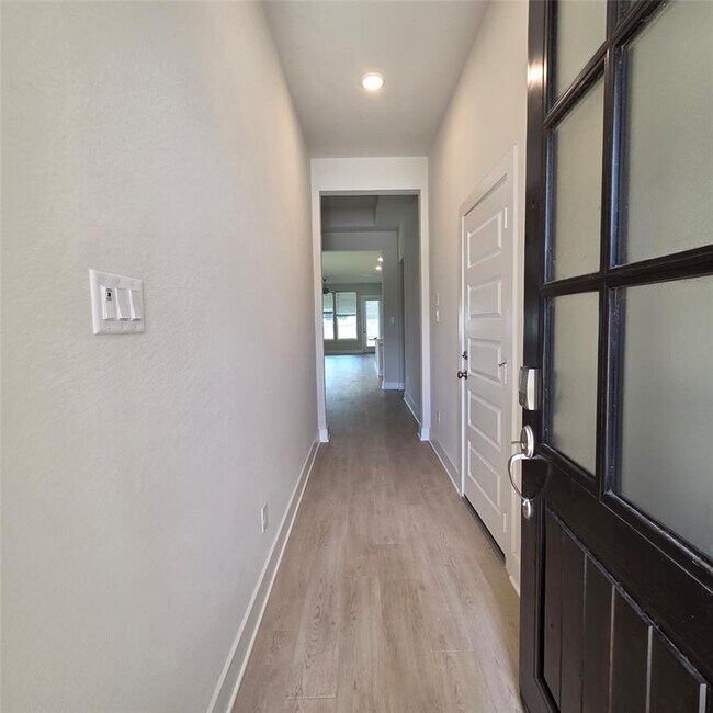 Foto del edificio - 24631 Keswick Vly Wy
