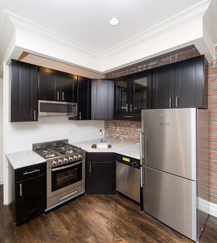 Primary Photo - 135 West 4th Street