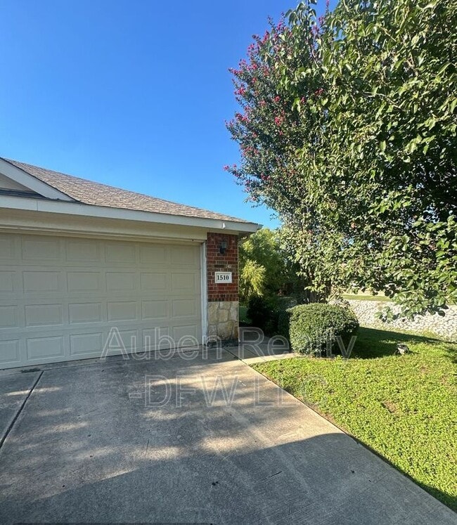 Building Photo - 1510 Piedmont Dr