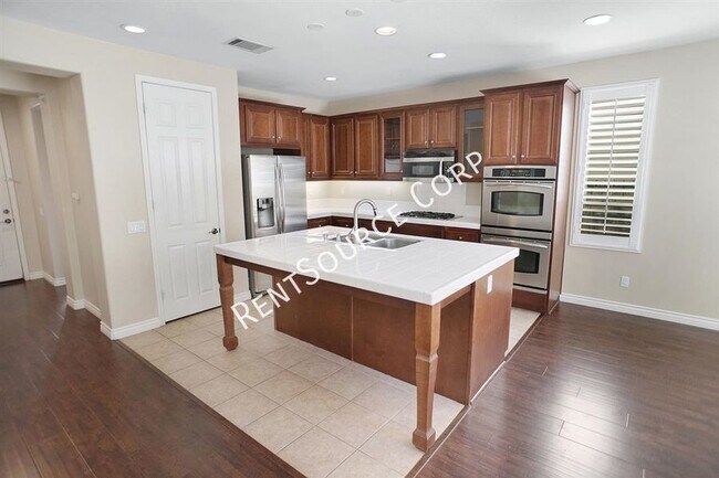 Foto del edificio - 17420 Smoke Tree Ln
