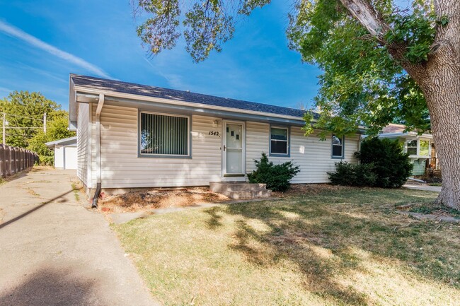 Building Photo - Cute Little Home