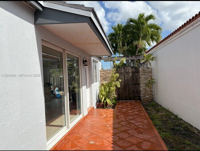 Building Photo - 17221 SW 142nd Ct