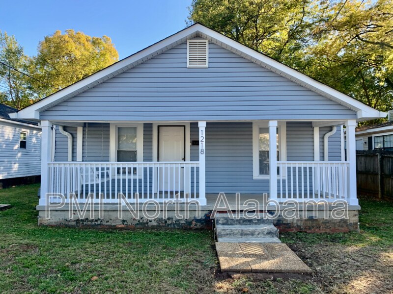 Foto principal - 1218 Stevens Ave NE
