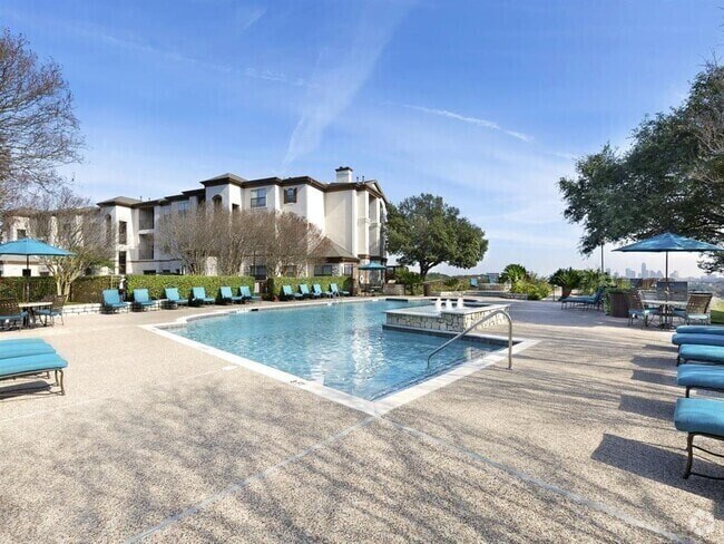 Foto del edificio - Your Oasis in Our Contemporary 2 Bedroom A...